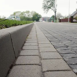 Бордюрный камень